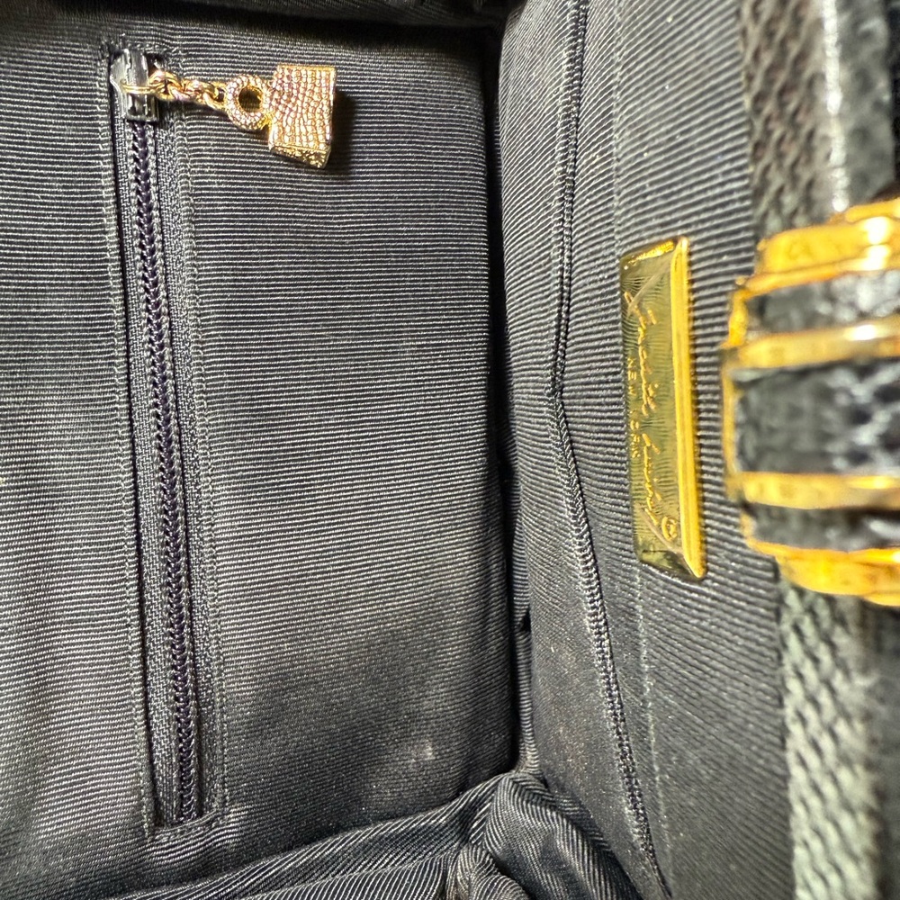 Vintage Judith Leiber snakeskin python Karung lea… - image 4